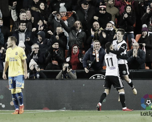 Vietto brilha, faz gol do meio de campo e Valencia avança na Copa do Rei ao golear Las Palmas