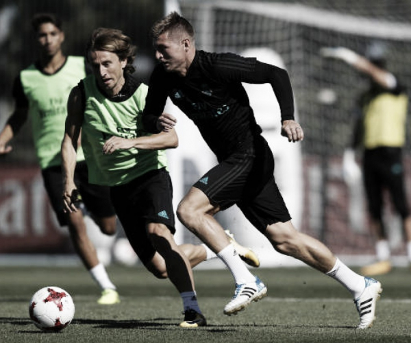Recuperados de lesão, Kroos e Modric são relacionados para duelo decisivo contra PSG