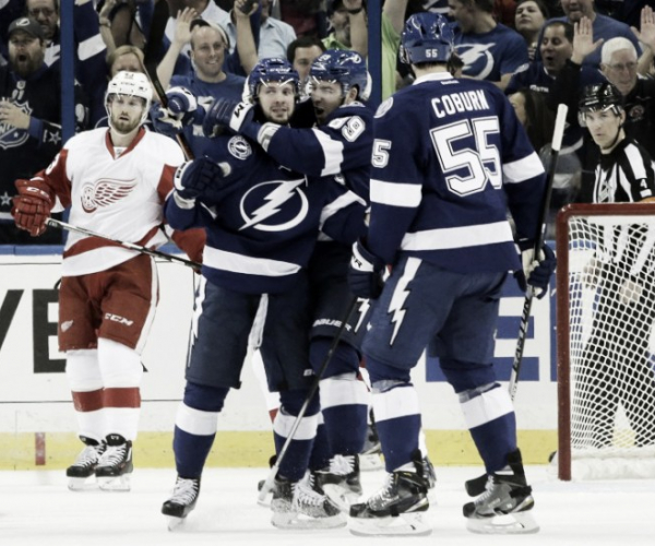 Tampa Bay Lightning win physical Game 1 battle over Detroit Red Wings