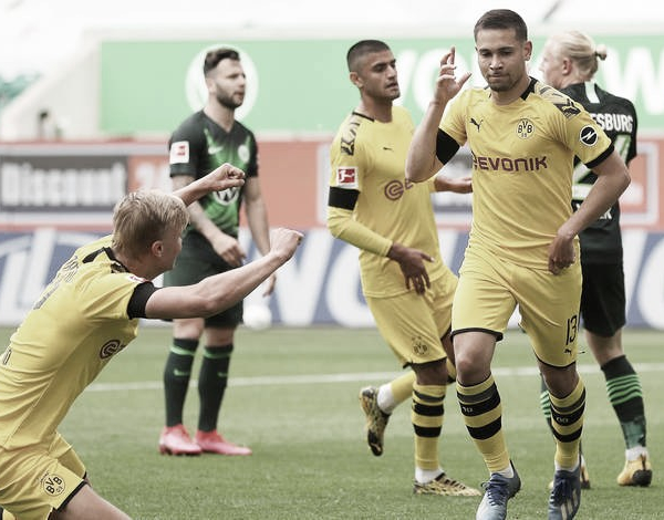 Após nova vitória do Dortmund, Lucien Favre elogia importância de seus alas
