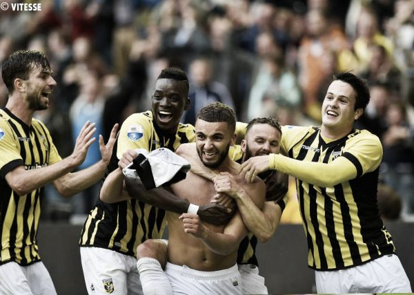 Vitesse faz grande segundo tempo, goleia Heerenveen e se garante na Europa League