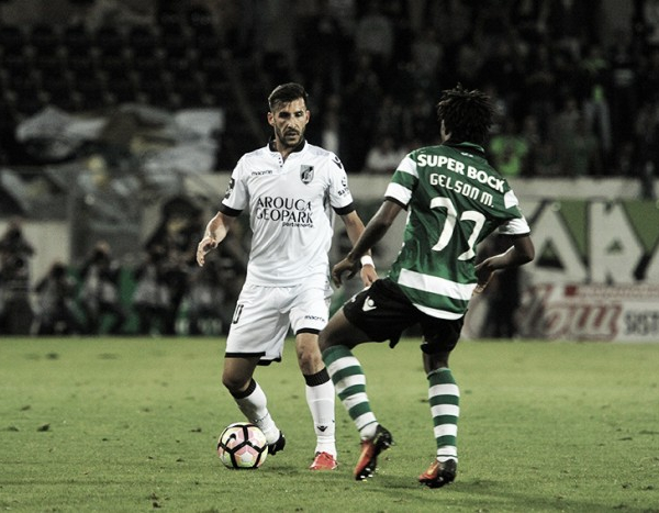 Vitória de Guimarães le roba dos puntos al Sporting CP