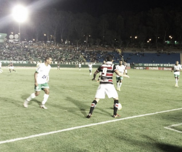 Bruno Moraes marca duas vezes contra o Vitória da Conquista e classifica o Santa Cruz na Copa do Brasil