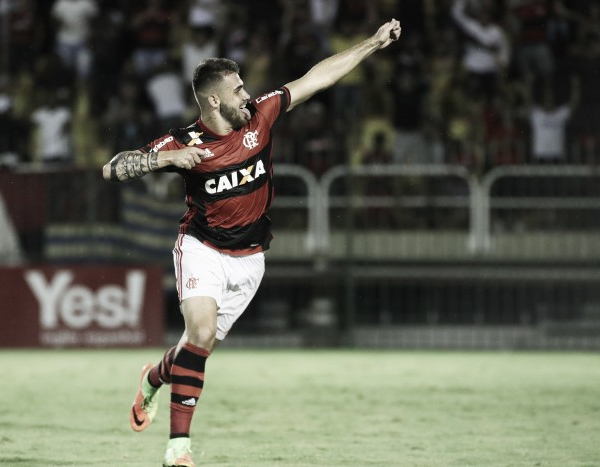 Vizeu marca no fim, Flamengo bate Resende e mantém 100% na Taça Rio