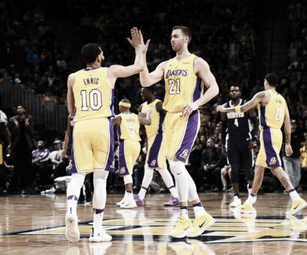 Travis Wear se queda en los Lakers hasta final de temporada