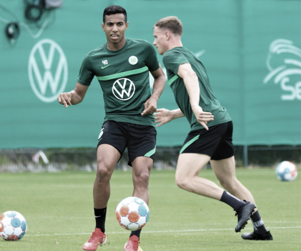 Victor Sá avalia preparação e projeta temporada do Wolfsburg
