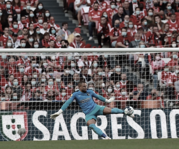 Destaque na vitória sobre Benfica, Samuel Portugal avalia desempenho no Portimonense