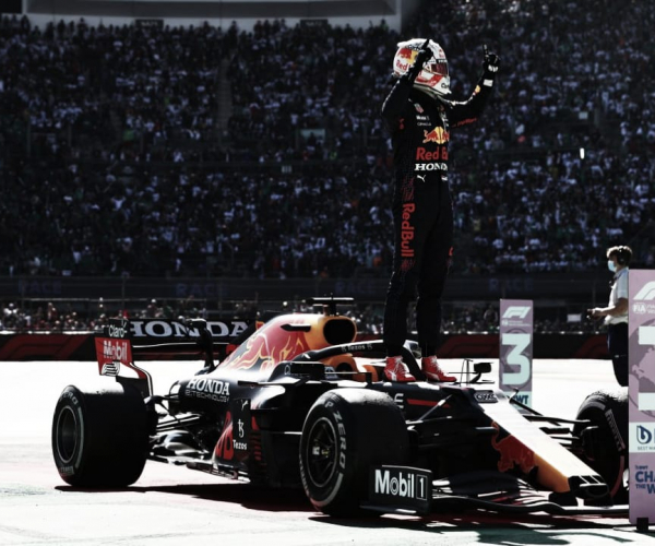 Verstappen gana ''tirándose desde el parking''