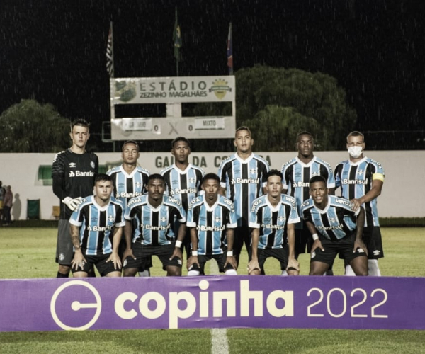Grêmio estreia com vitória dura contra Mixto na Copinha