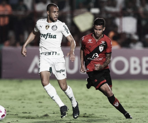 Atlético-GO segura líder Palmeiras e busca empate no Antônio Accioly