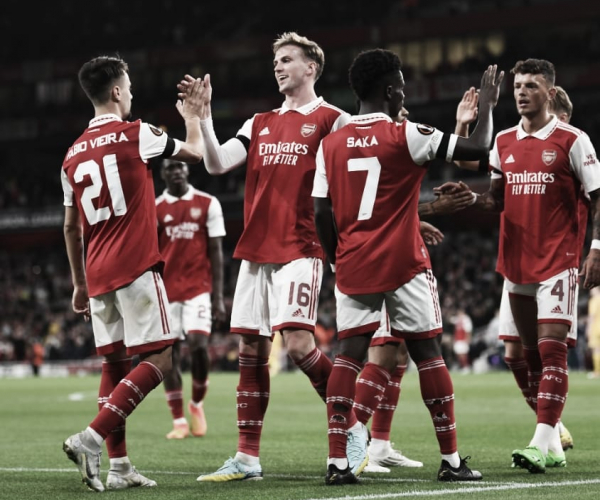 Em jogo atrasado, Arsenal vence PSV e se classifica na Europa League