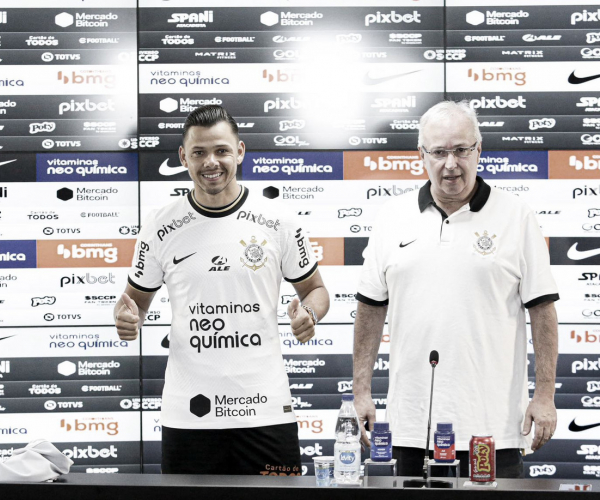 Ángel Romero celebra retorno ao Corinthians: "Sempre bom voltar onde fomos felizes"