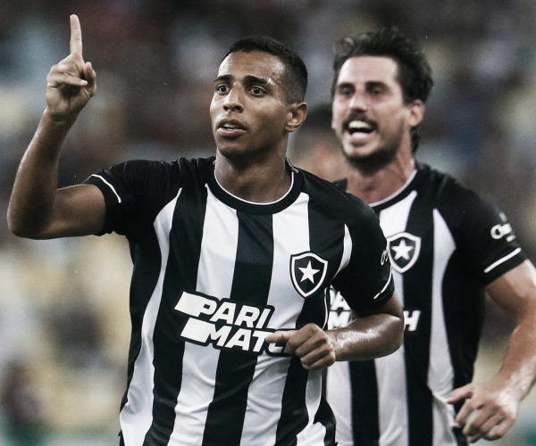 Lucas Perri pega pênalti e Botafogo vence Fluminense pelo Campeonato Carioca