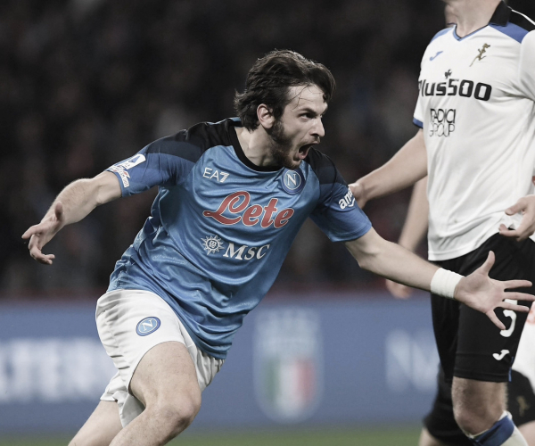 Napoli vence Atalanta e dispara na liderança da Serie A