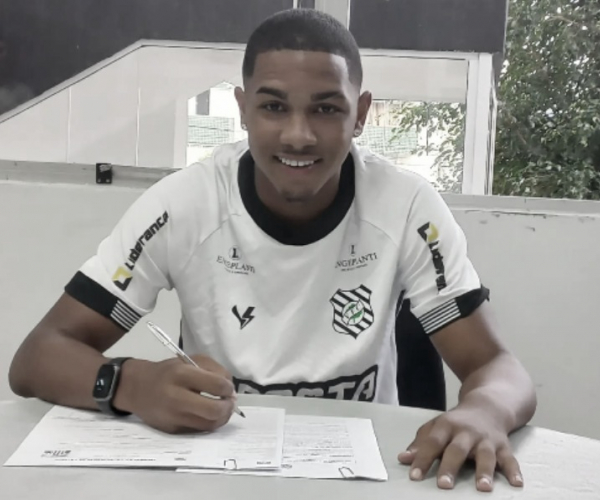 ‘Manezinho da Ilha’, atacante Kauã Ziegler assina primeiro contrato profissional com o Figueirense