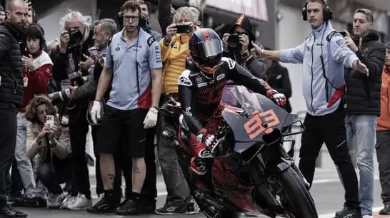 MotoGP y la presión mediática: ¿cómo afecta la atención de los medios a los pilotos y equipos?