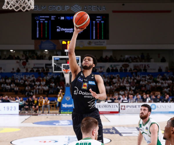 Legabasket: Trento domina Avellino e chiude la serie