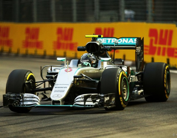 Rosberg dita ritmo no segundo treino livre em Singapura