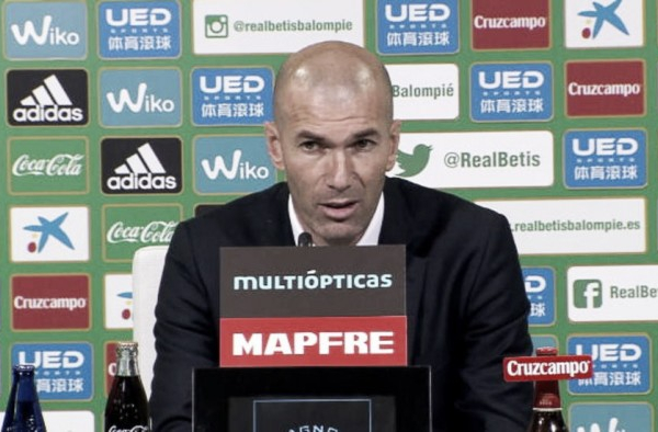 Zidane: "L'Atletico è già il passato, dobbiamo farci trovare pronti contro il Levante"