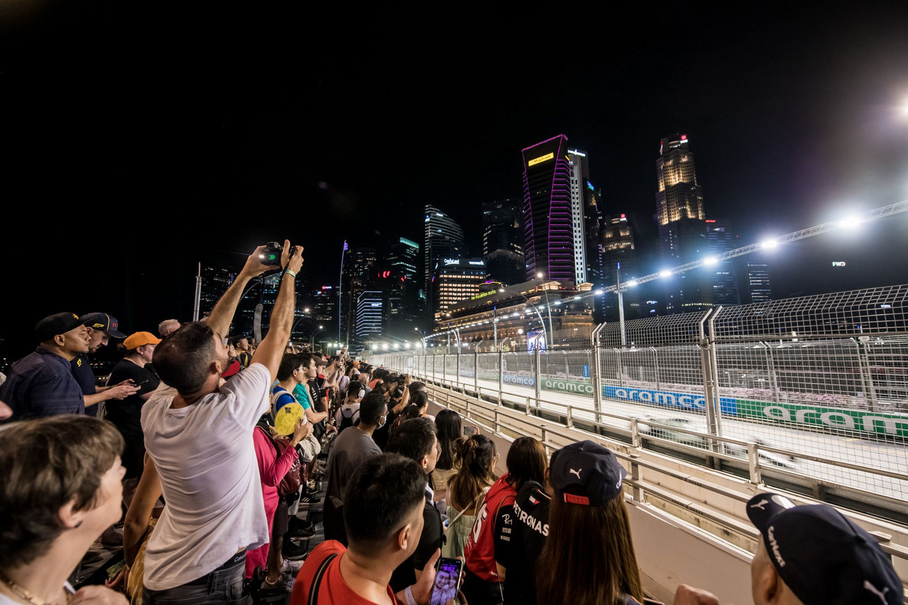 Singapore GP's Grand Tour brings thrilling Formula 1 action to the