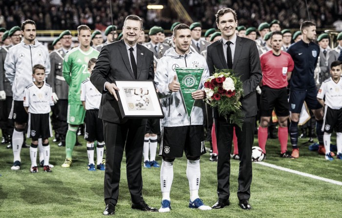 Lukas Podolski sella su despedida de Die Mannschaft