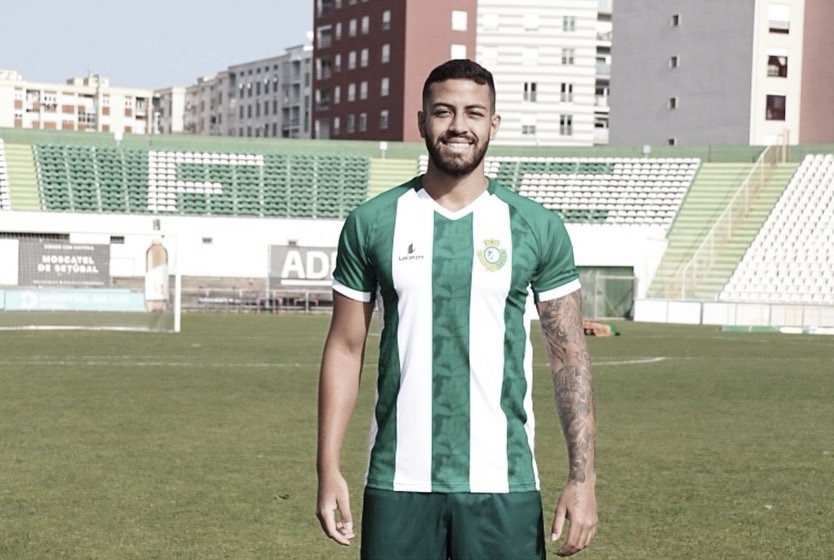 Cria do Atlético-MG, Matheus Stöckl fala sobre adaptação no futebol português: "Tático e intenso"