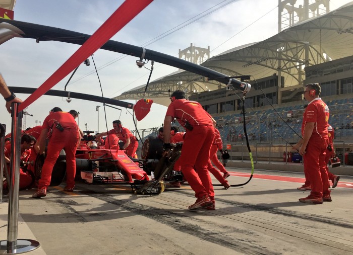 F1, GP Bahrein - Vettel si prende le FP1