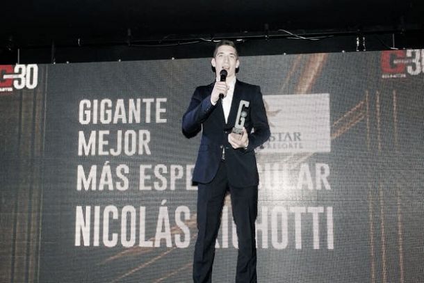 Richotti recoge su premio como jugador más espectacular de la Liga Endesa