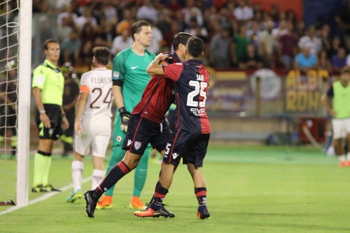 Cuore Cagliari, suicidio Roma. Finisce 2-2 al Sant'Elia