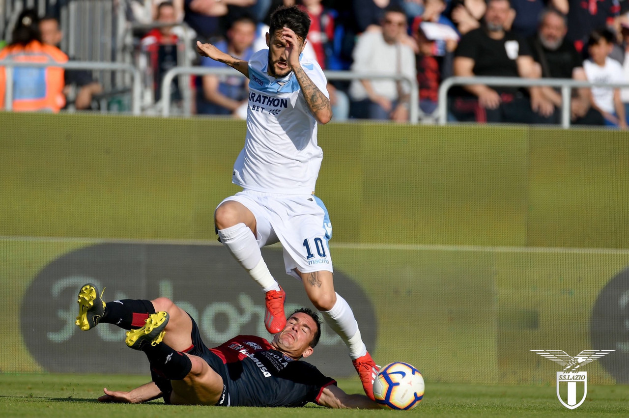 Serie A - La Lazio resta in corsa per l'Europa: Cagliari battuto 1-2