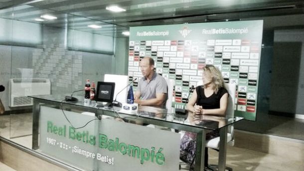 Calderón: "Lo importante es que el Betis se organice"