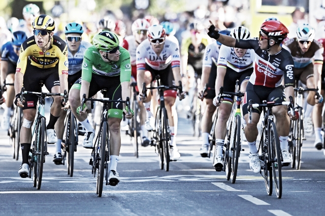 Caleb Ewan logra su segundo triunfo en el Tour de Francia
2020 Caleb Ewan logra su segundo triunfo en el Tour de Francia
2020