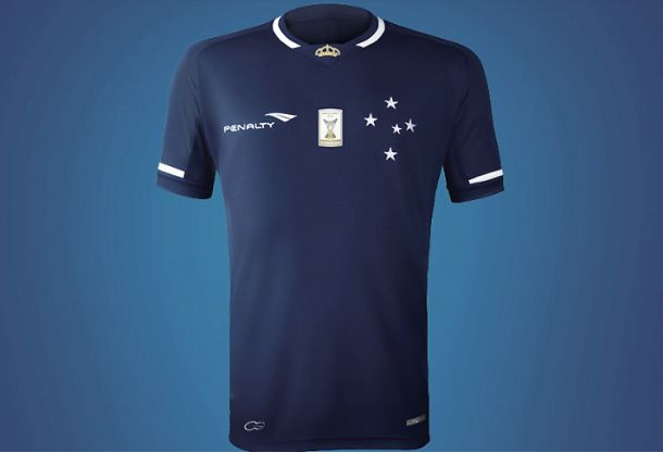 Cruzeiro divulga imagem da nova camisa para 2015