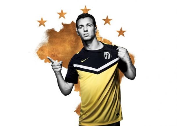 Nike anuncia terceira camisa do Santos