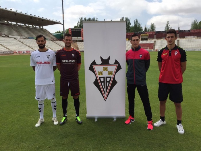 El Albacete Balompié presenta sus nuevas equipaciones