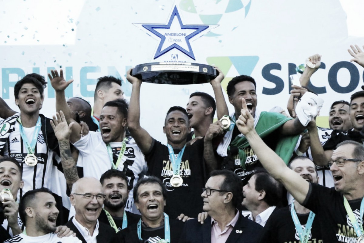 Figueirense tira invencibilidade da Chapecoense na Arena Condá e fica com título catarinense Figueirense tira invencibilidade da Chapecoense na Arena Condá e fica com título catarinense