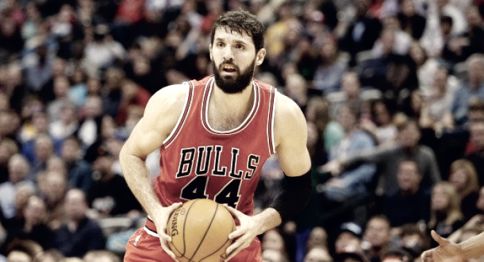 NBA - Piove sul bagnato per i Bulls: Mirotic si rompe un osso della faccia in una rissa con Portis