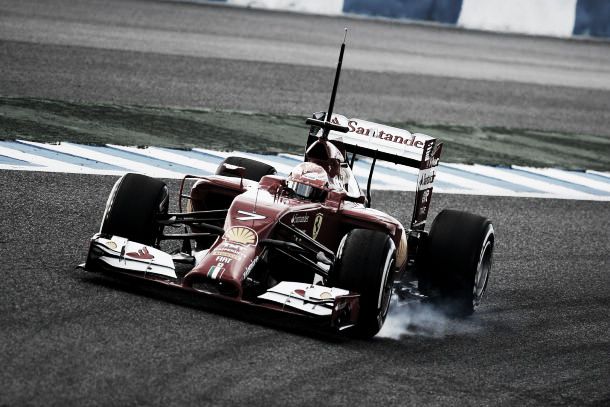 Ferrari: o cavalo rampante procura velocidade dentro e fora da pista
