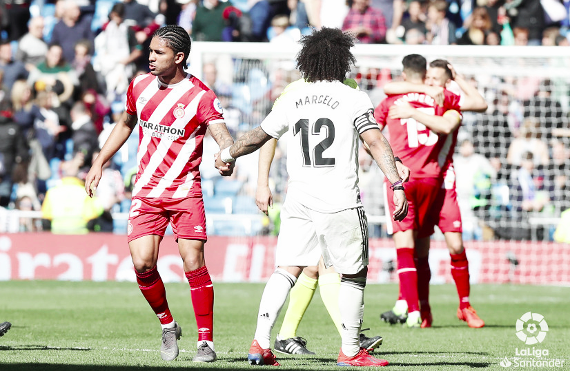 El Real Madrid entrega la Liga ante un Girona plausible 