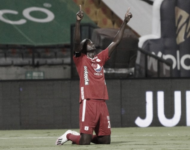 Adrián Ramos, goleador dinámico en la victoria ante Nacional Adrián Ramos, goleador dinámico en la victoria ante Nacional