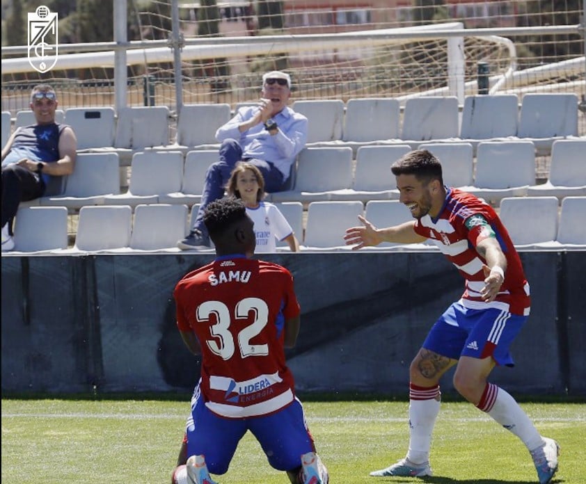 El Recreativo Granada Saca Toda Su Furia Ante El Atlético Mancha Real ...