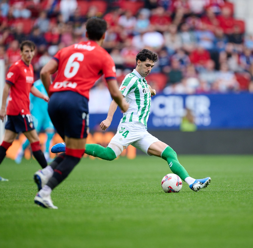 El Real Betis se lleva los tres puntos de El Sadar - VAVEL España