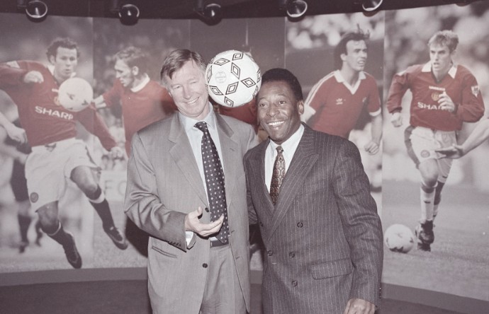 Pelé rejeitou Manchester United nos anos 60 para construir legado no Santos; relembre história