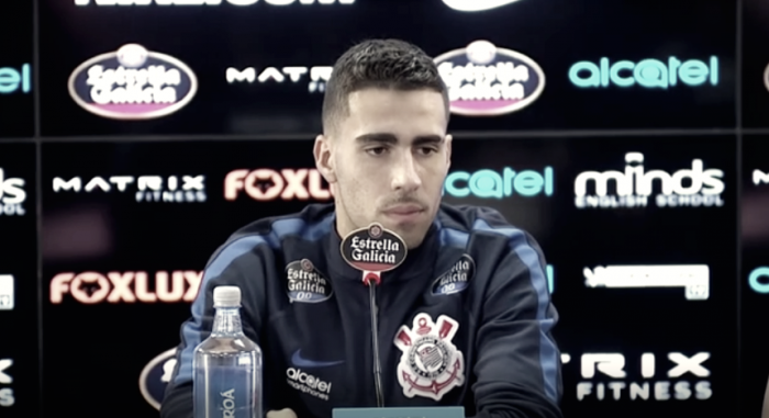 Em boa fase, volante Gabriel exalta trabalho de Carille: "Me sinto privilegiado" Em boa fase, volante Gabriel exalta trabalho de Carille: "Me sinto privilegiado"