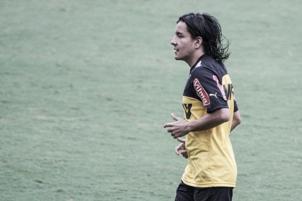 Atlético-MG realiza jogo-treino com presenças de André, Jô e Cárdenas