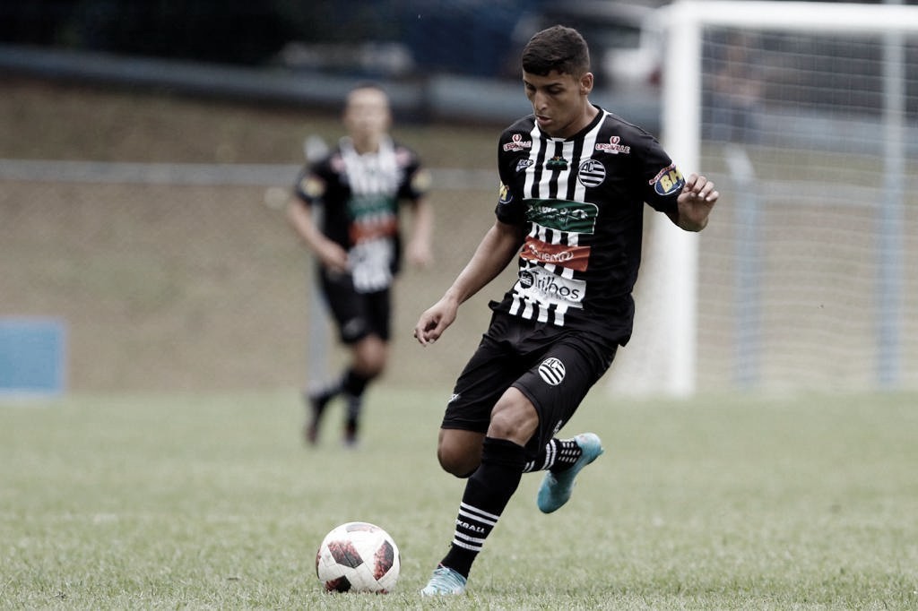 Carlito pede Athletic focado no duelo com Atlético pelo Mineiro Sub-17  