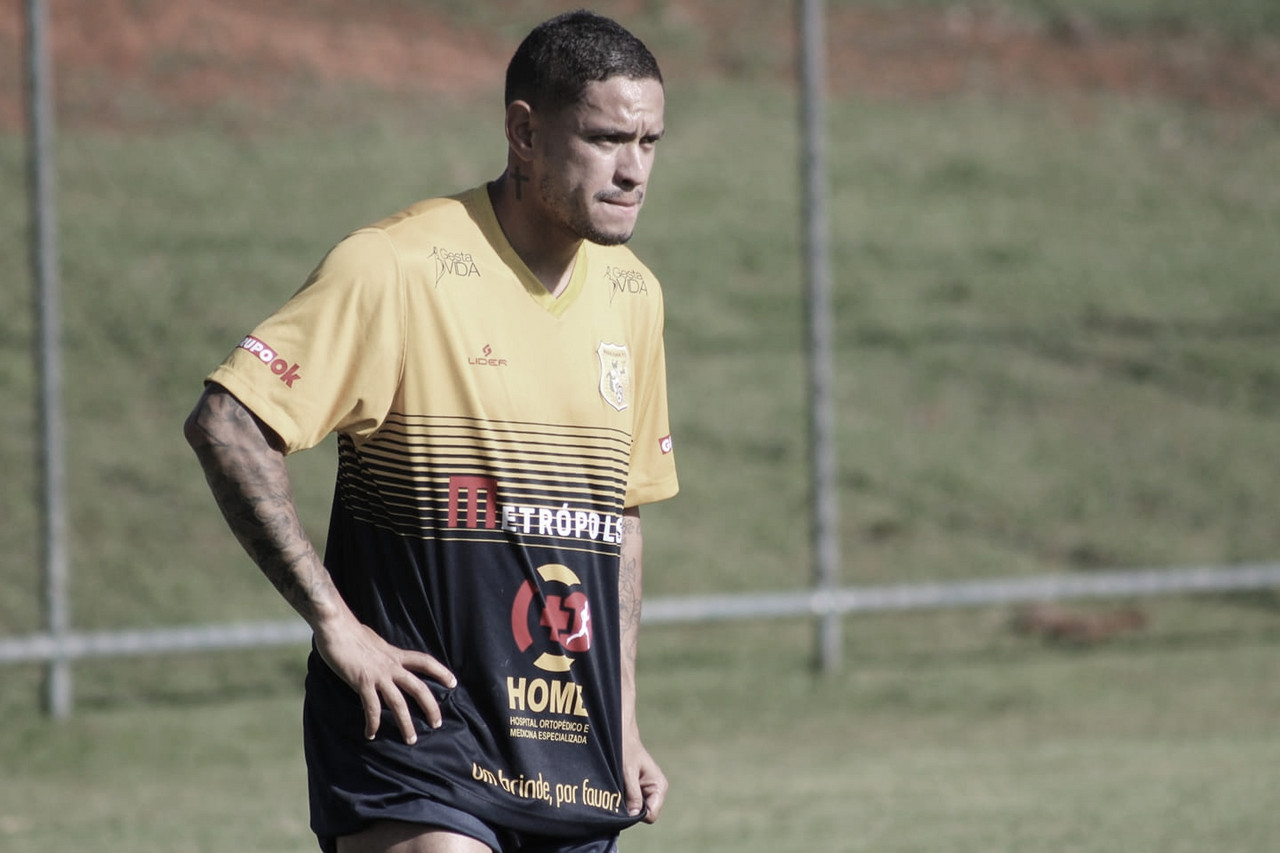 Carlos Eduardo faz balanço da temporada, espera evolução em 2021 e comenta futuro do Brasiliense
