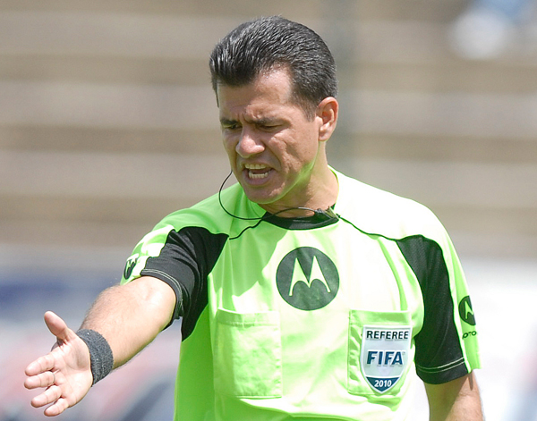 Terna arbitral para Emelec - Independiente. Terna arbitral para Emelec - Independiente.