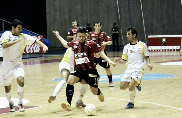 Santiago Futsal saca de la chistera la magia de Juanjo Catela