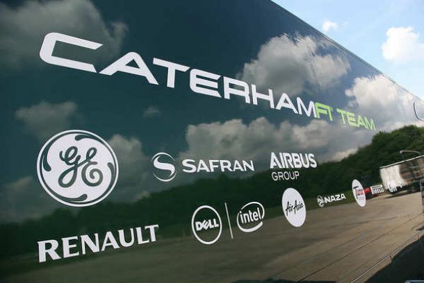 Pirelli ameaça deixar Caterham sem pneus Pirelli ameaça deixar Caterham sem pneus